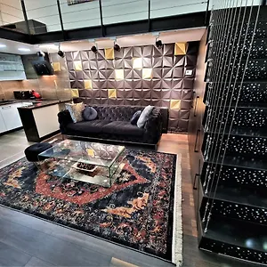 Goldcentral Art B6 Appartement
